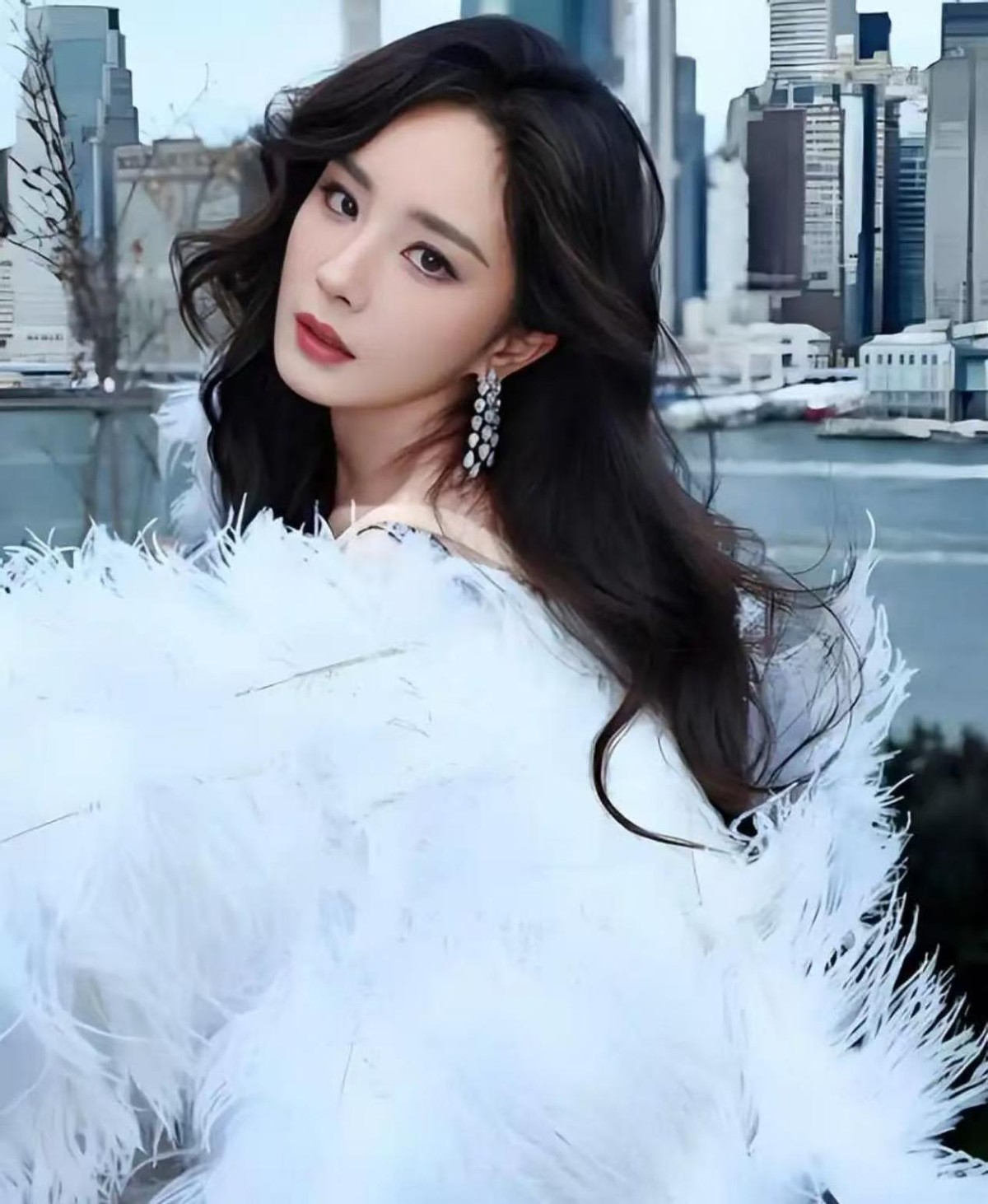 娱乐圈小说有杨幂_杨幂参演张艺谋电影_杨幂演技提升