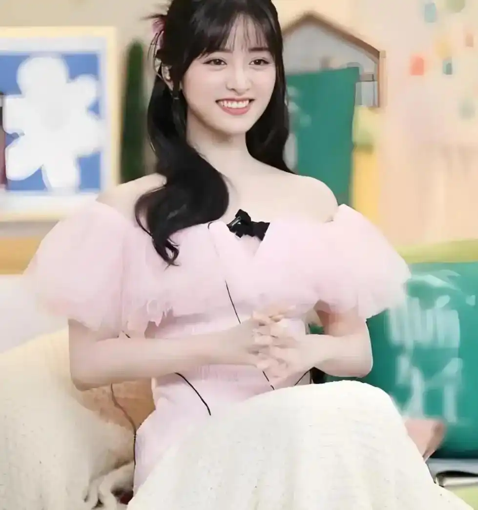 娱乐圈哪些女名星很矮_朱茵身高153厘米_女明星身高矮的优势