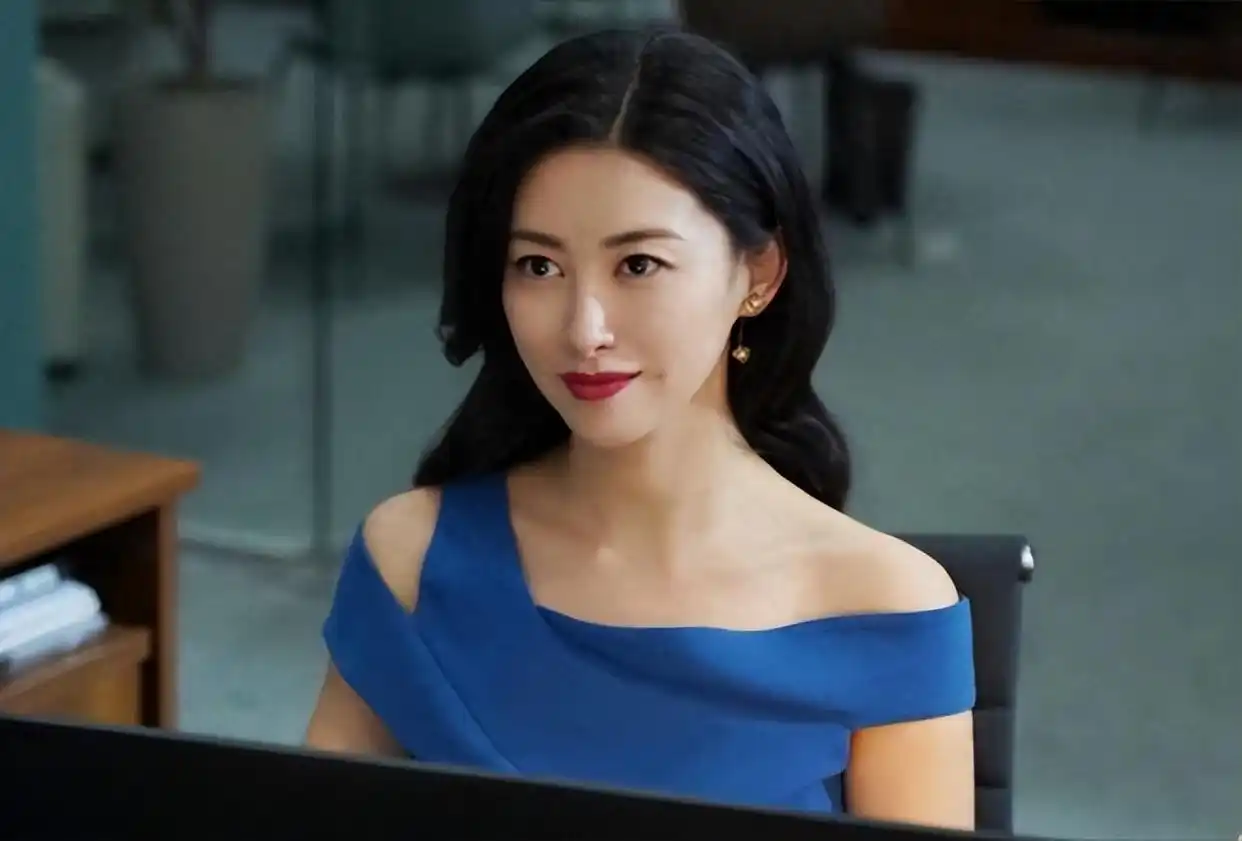 娱乐圈天生富贵相女星_朱珠陈红袁咏仪郭晶晶景甜_旺夫面相的女明星